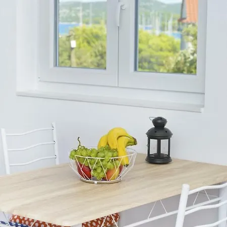 Dragana, Jezera, Island Murter * Jezera