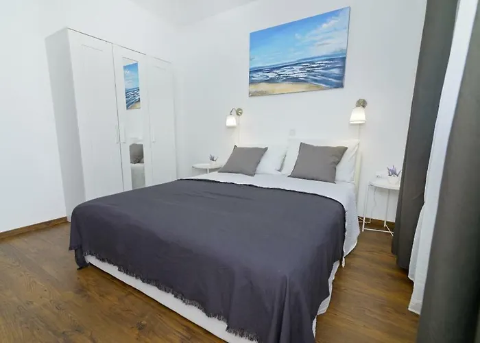 Dragana, Jezera, Island Murter * Jezera