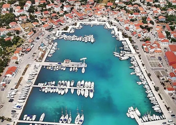 Dragana, Jezera, Island Murter *